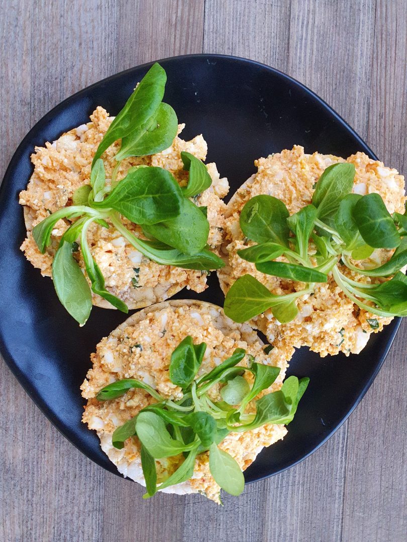 Pasta jajeczna z twarogiem i słodką papryką AniaGotujeFit.pl